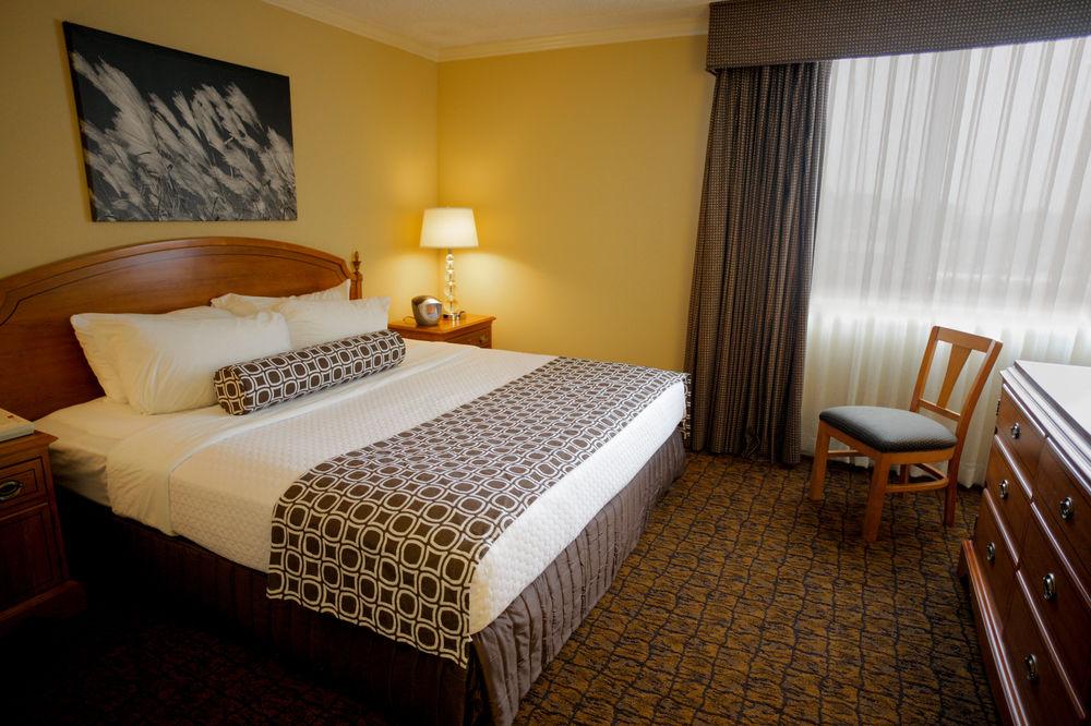 Doubletree By Hilton Madison East Hotel Buitenkant foto