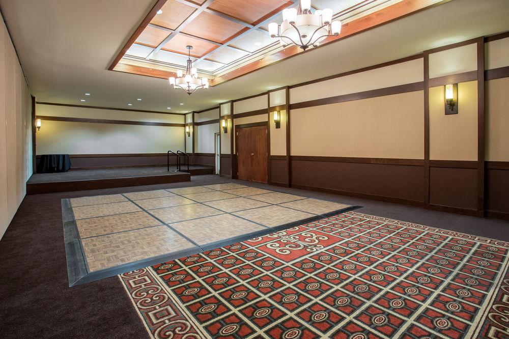 Doubletree By Hilton Madison East Hotel Buitenkant foto