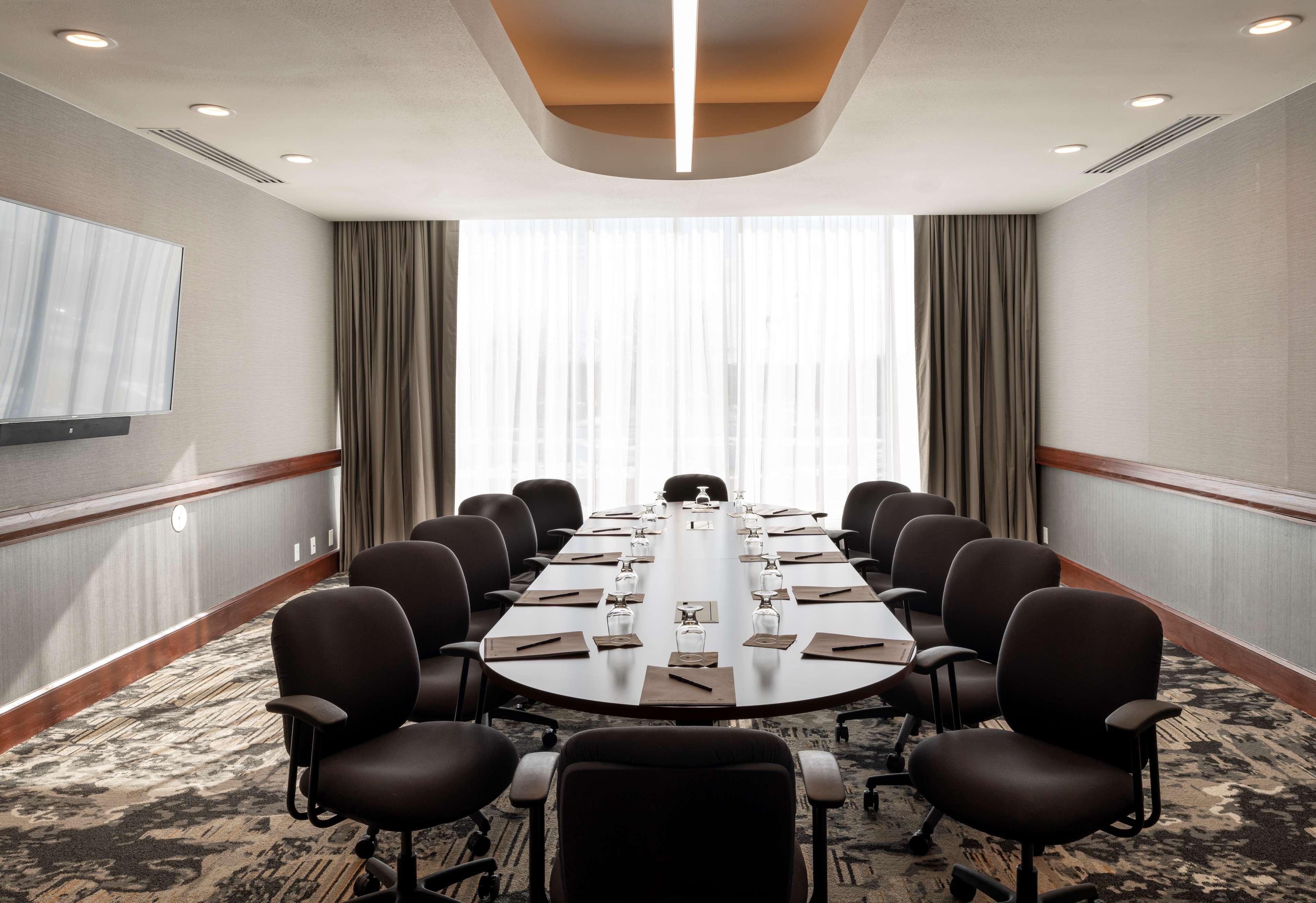Doubletree By Hilton Madison East Hotel Buitenkant foto