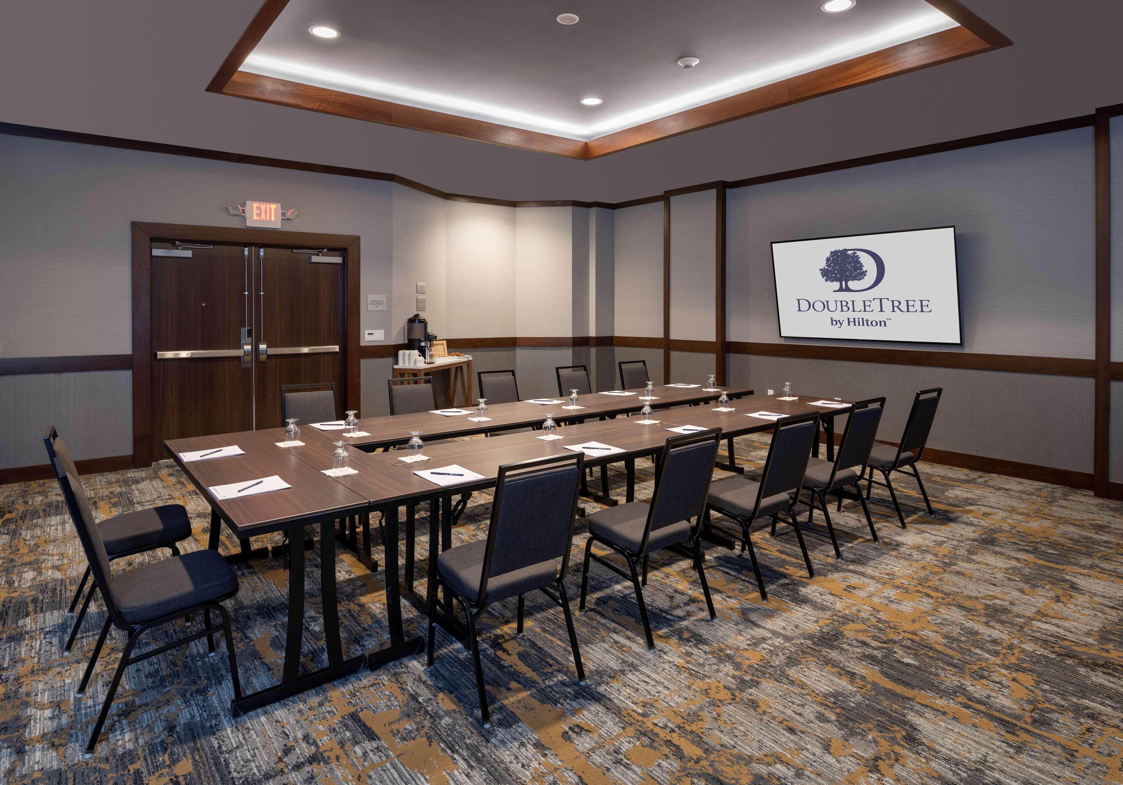 Doubletree By Hilton Madison East Hotel Buitenkant foto