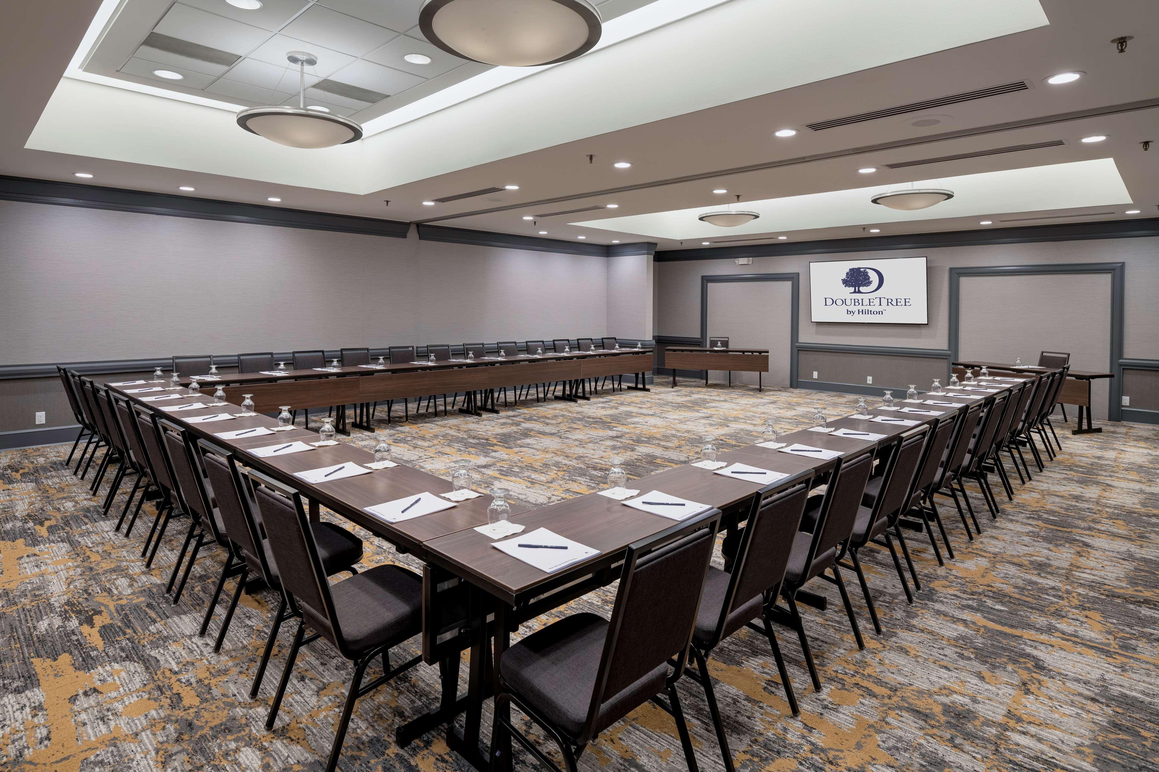Doubletree By Hilton Madison East Hotel Buitenkant foto