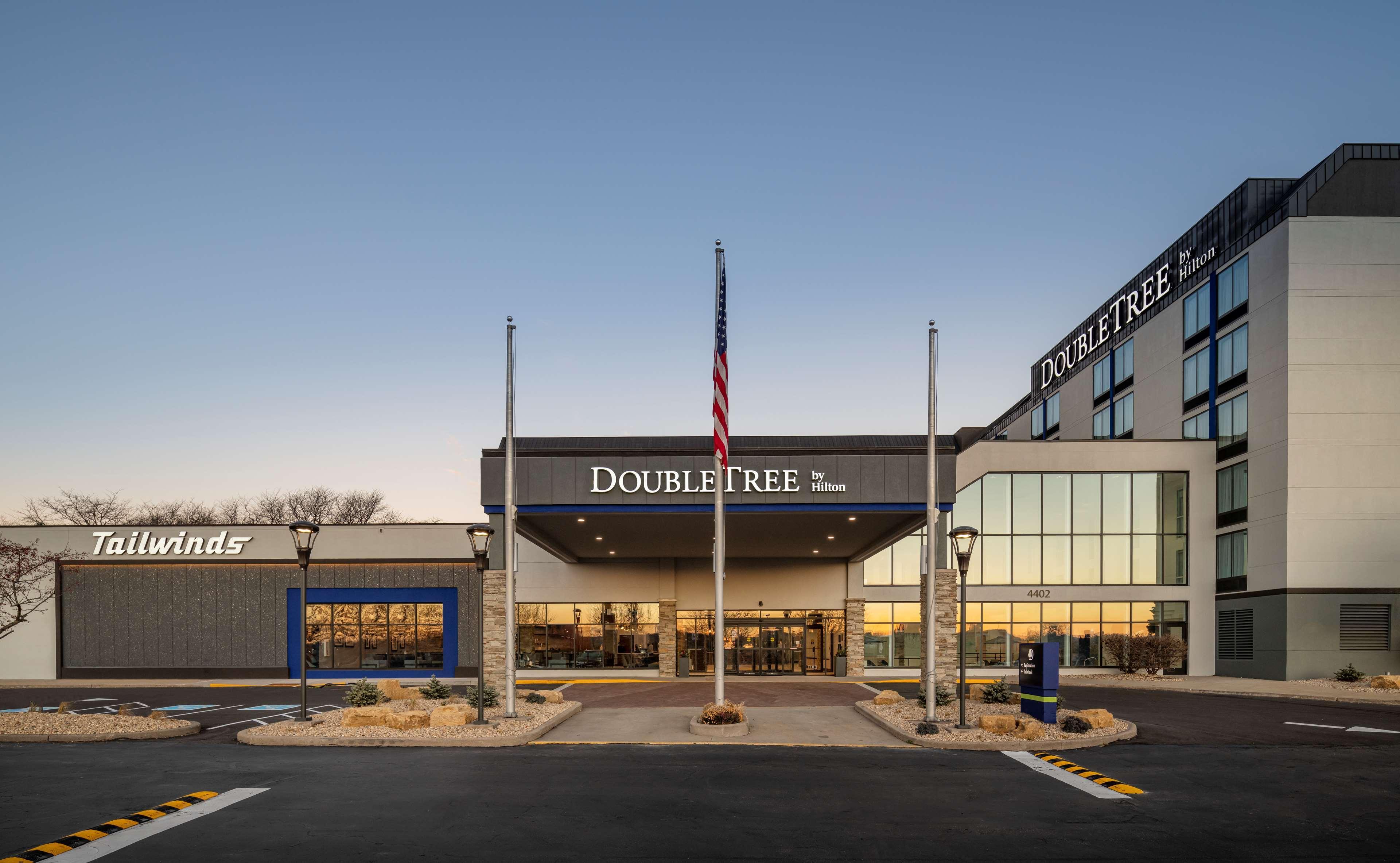 Doubletree By Hilton Madison East Hotel Buitenkant foto