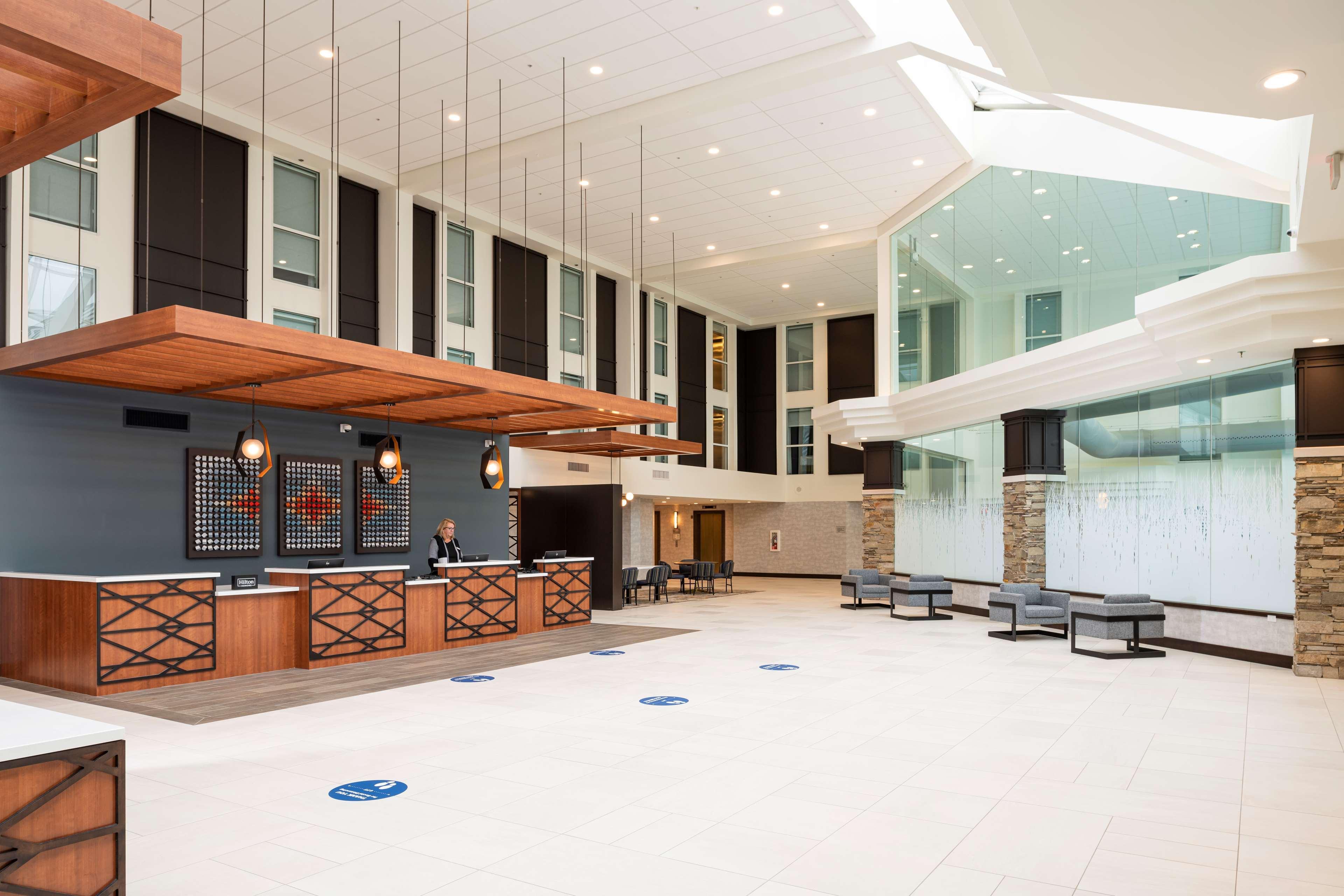 Doubletree By Hilton Madison East Hotel Buitenkant foto