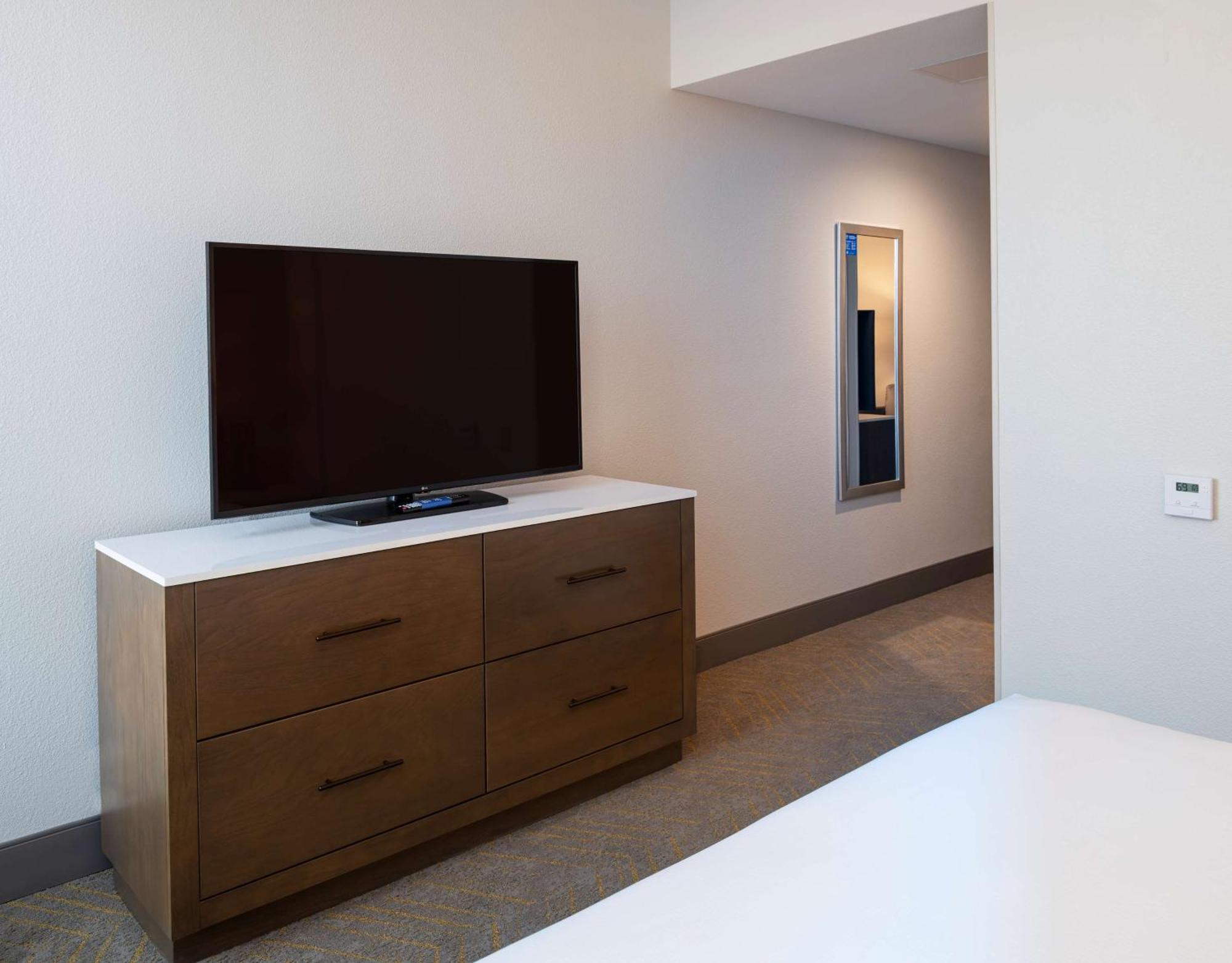 Doubletree By Hilton Madison East Hotel Buitenkant foto
