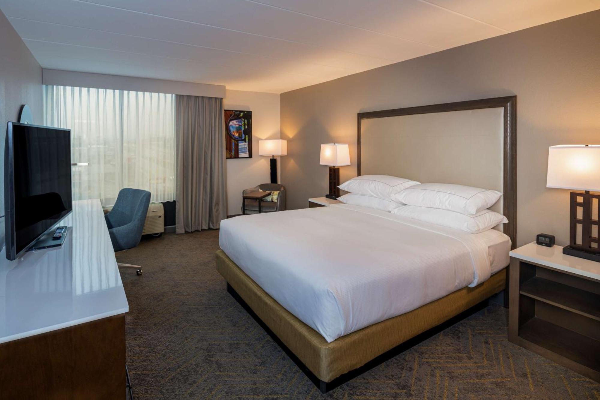 Doubletree By Hilton Madison East Hotel Buitenkant foto