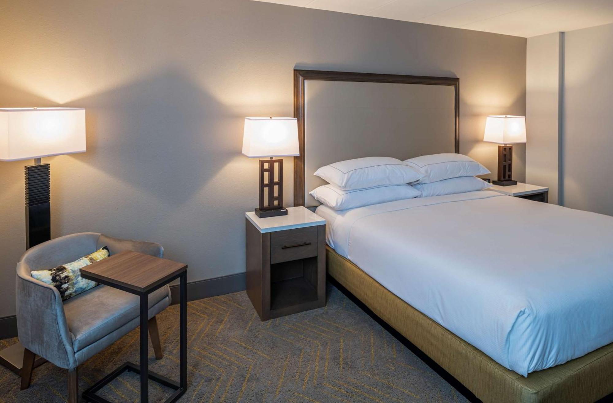Doubletree By Hilton Madison East Hotel Buitenkant foto
