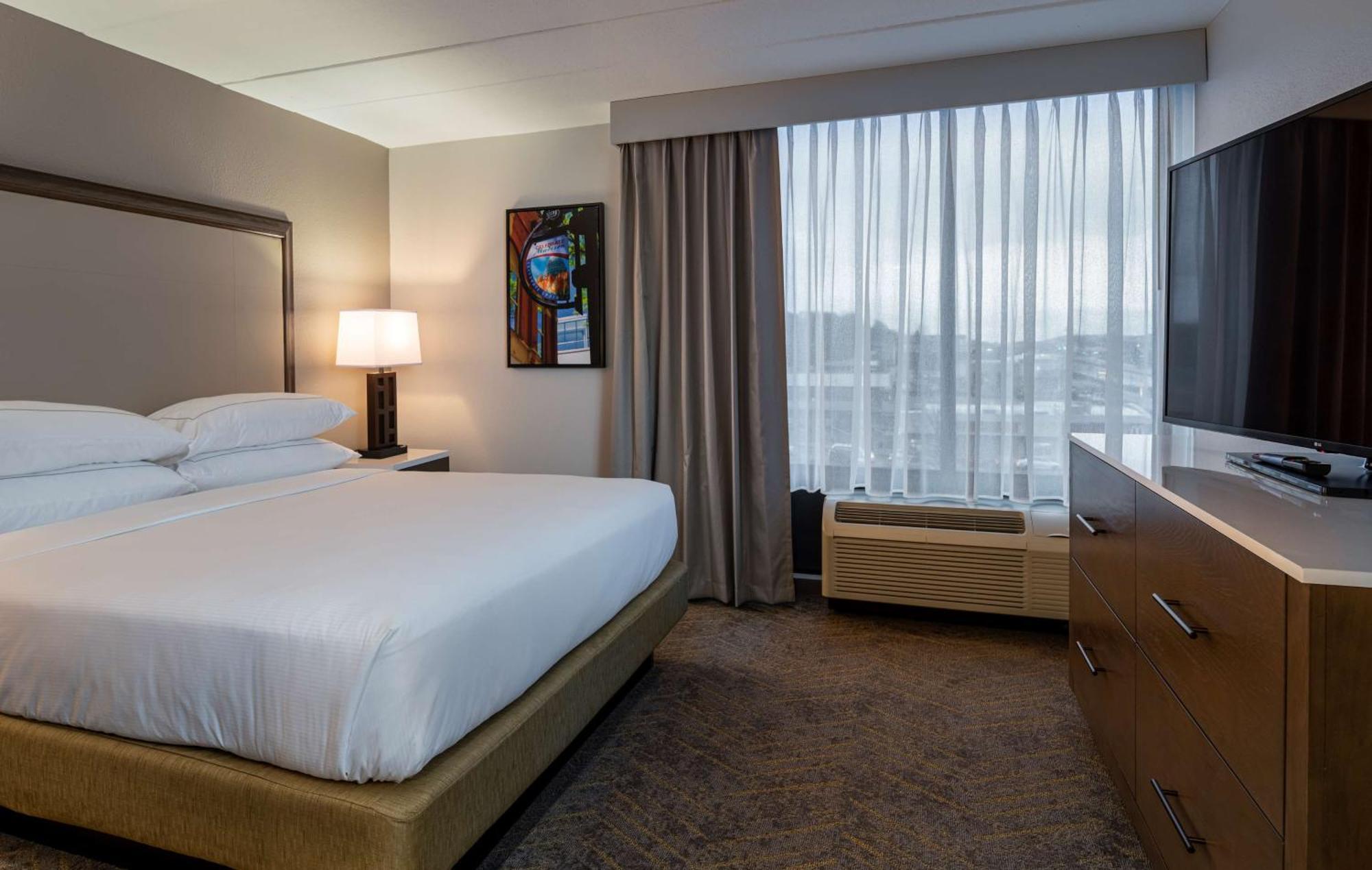Doubletree By Hilton Madison East Hotel Buitenkant foto