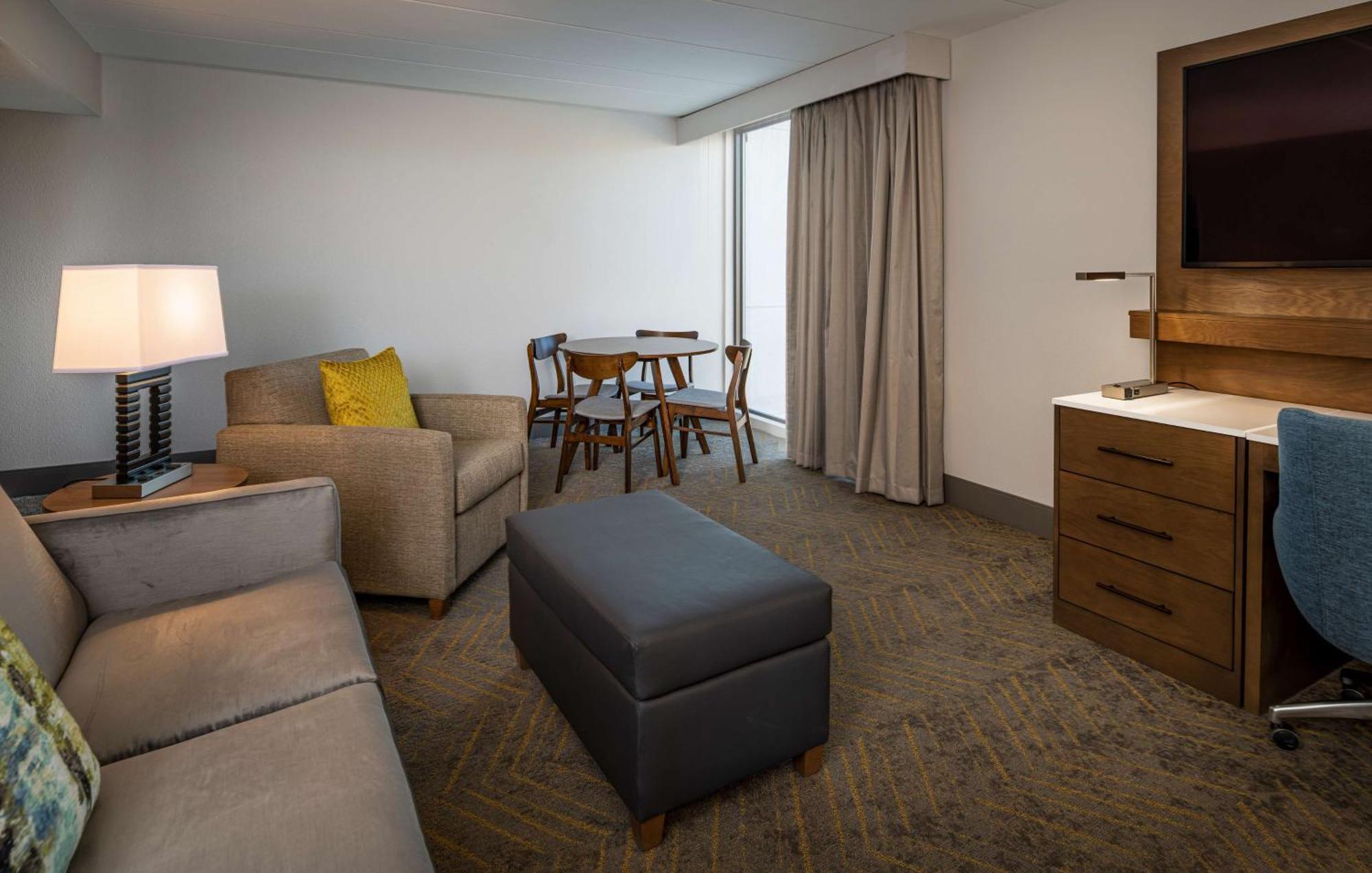 Doubletree By Hilton Madison East Hotel Buitenkant foto