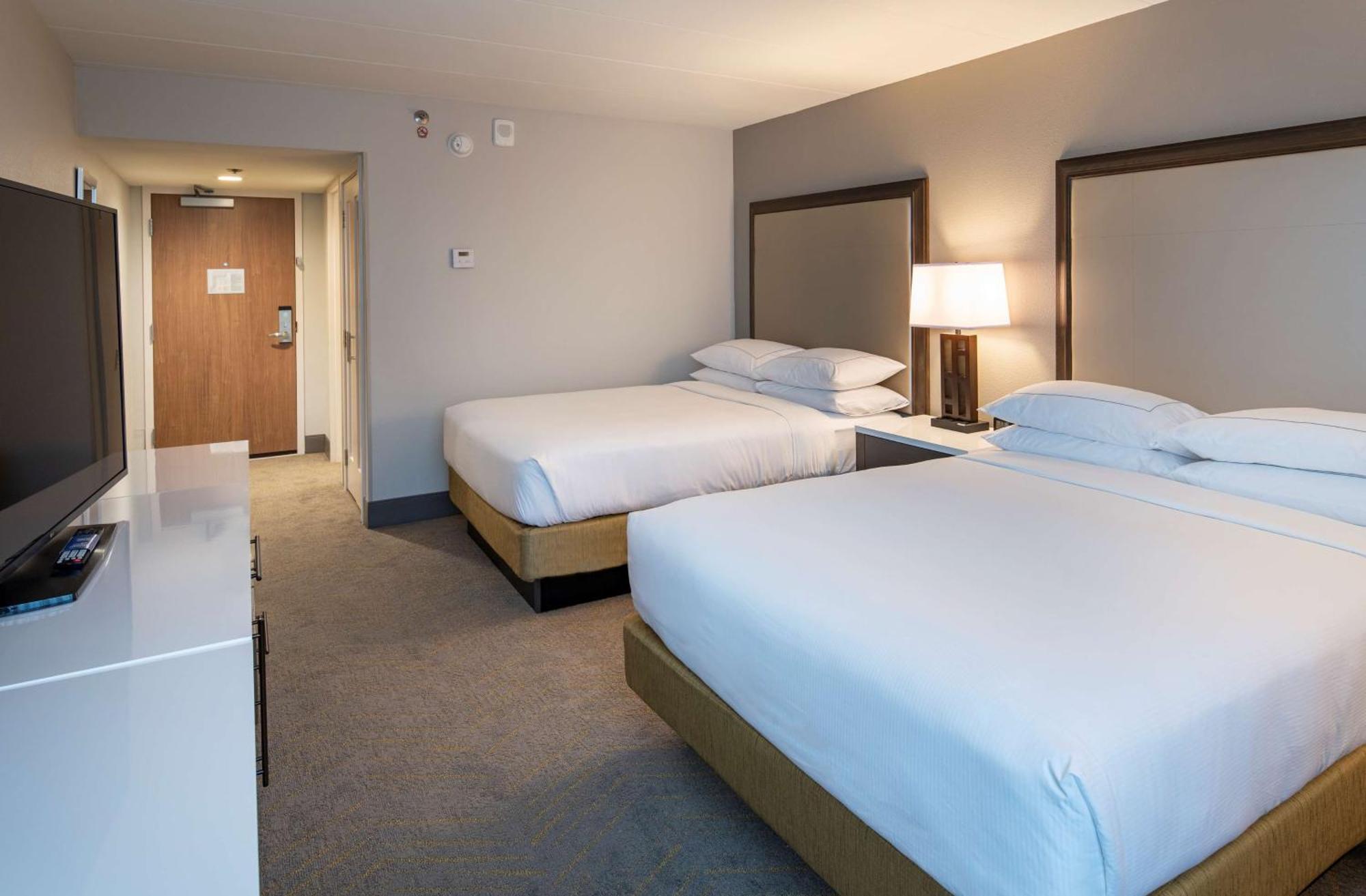 Doubletree By Hilton Madison East Hotel Buitenkant foto