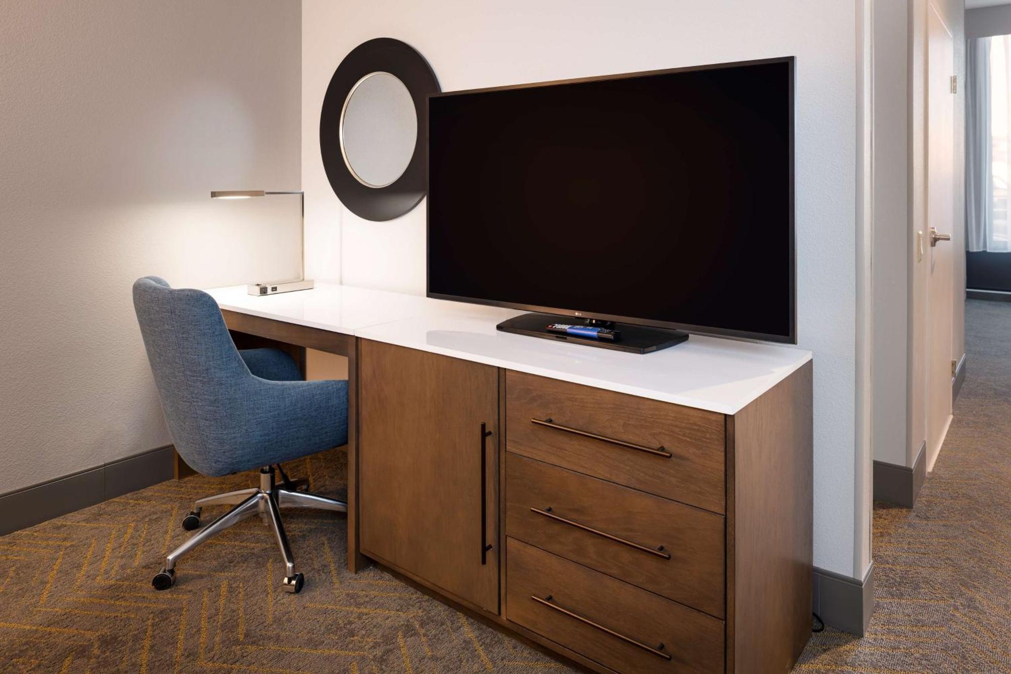 Doubletree By Hilton Madison East Hotel Buitenkant foto