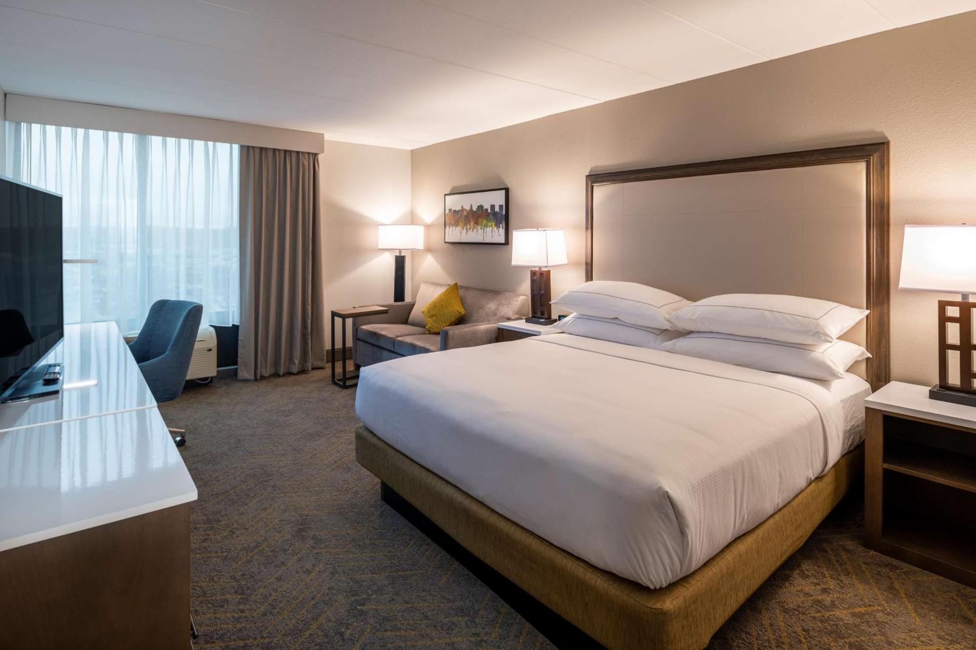 Doubletree By Hilton Madison East Hotel Buitenkant foto