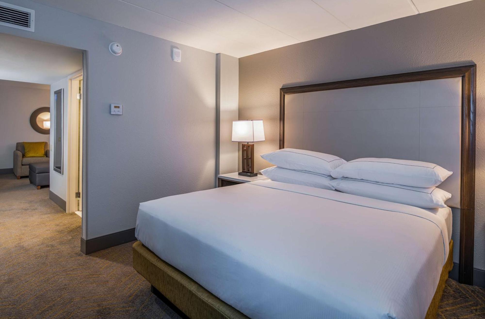 Doubletree By Hilton Madison East Hotel Buitenkant foto