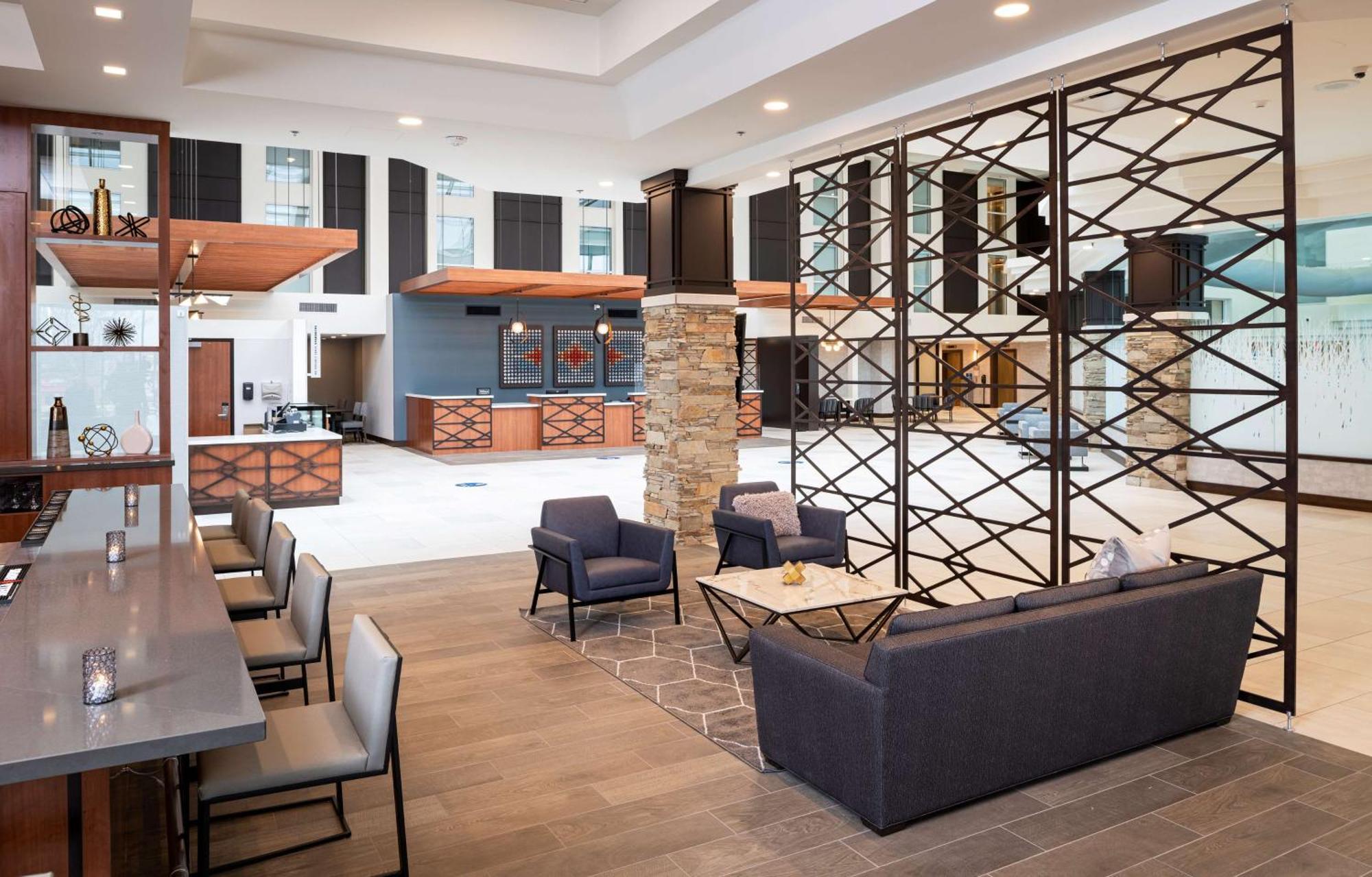 Doubletree By Hilton Madison East Hotel Buitenkant foto